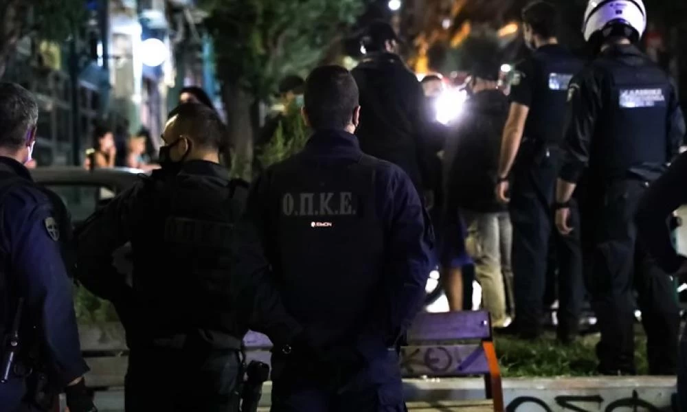 Δεν φτάνει που είχαν στήσει κορονοπάρτι, επιτέθηκαν και στην αστυνομία!